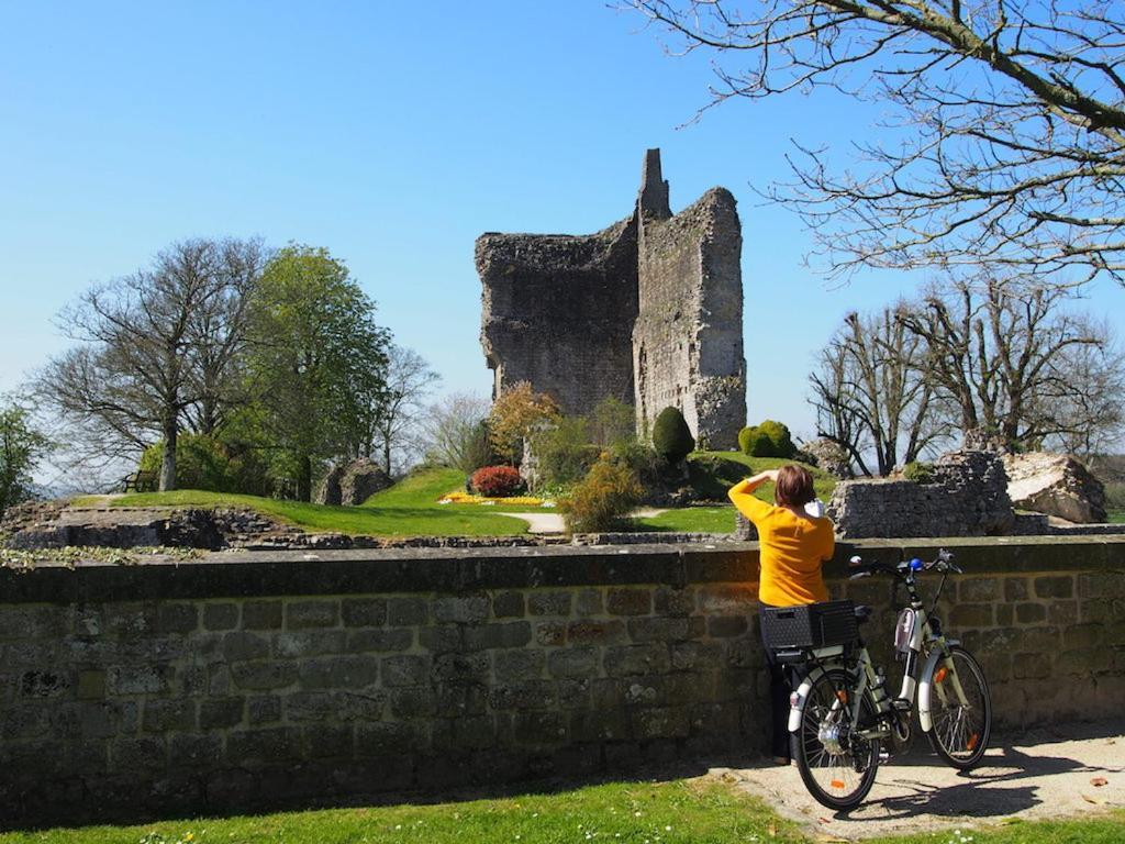 La Maison Sur Les Remparts Domfront  Exterior photo